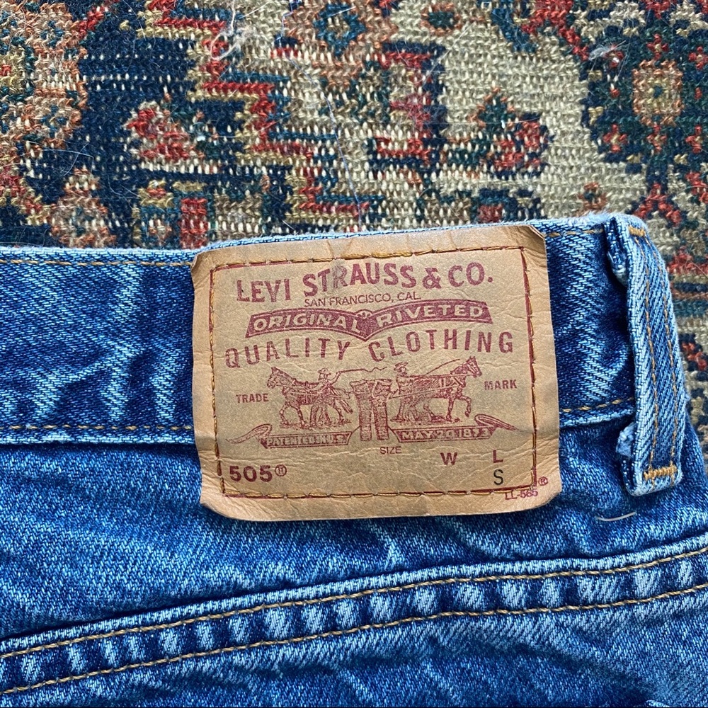 Levi Straus Vintage Distressed Shorts - Picture 3 of 4